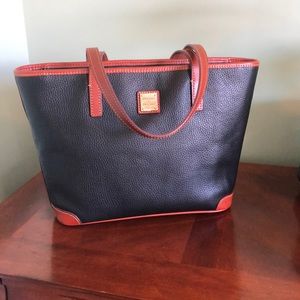Dooney & Bourke Shoulder Bag/Tote
